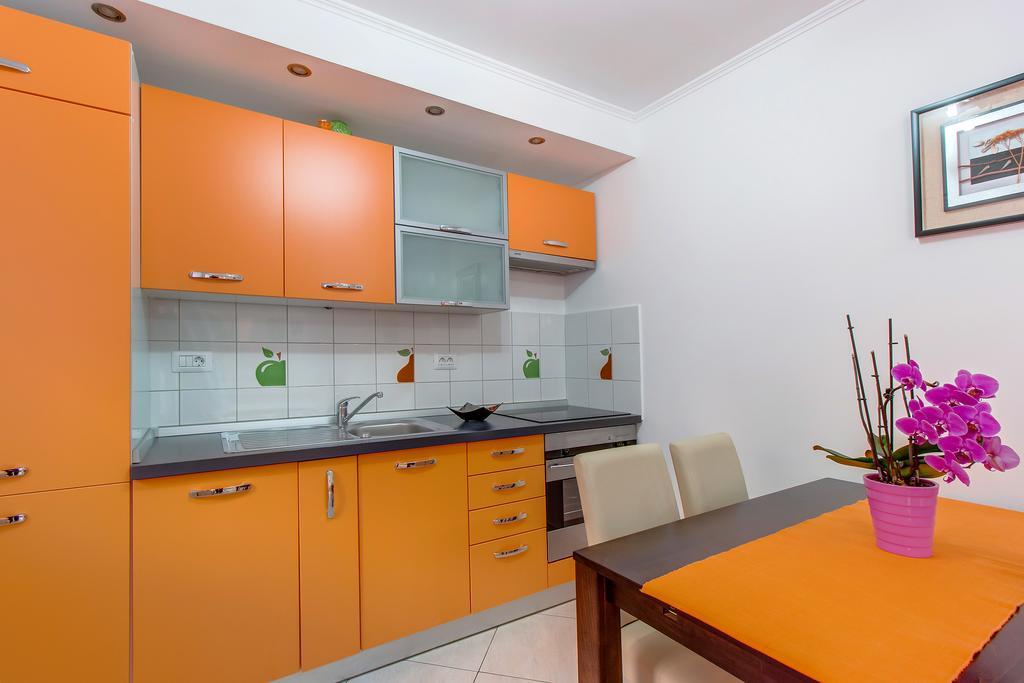 Apartments Leila มาลีโลชินจ์ ภายนอก รูปภาพ
