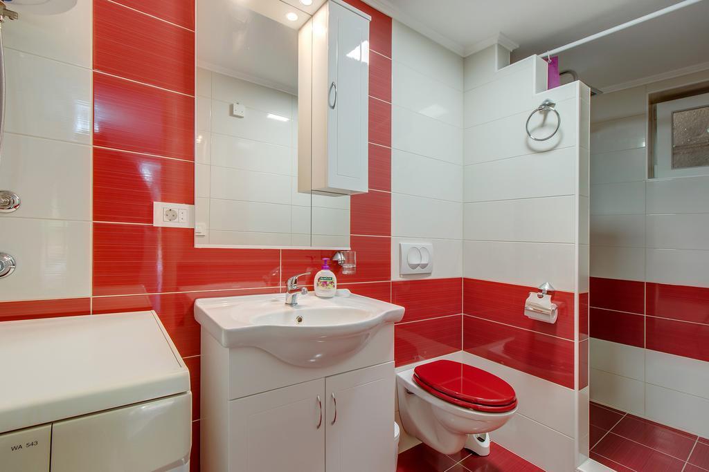 Apartments Leila มาลีโลชินจ์ ภายนอก รูปภาพ