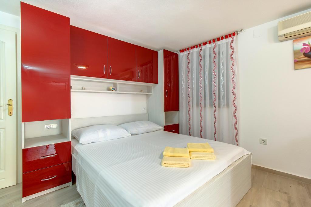Apartments Leila มาลีโลชินจ์ ภายนอก รูปภาพ